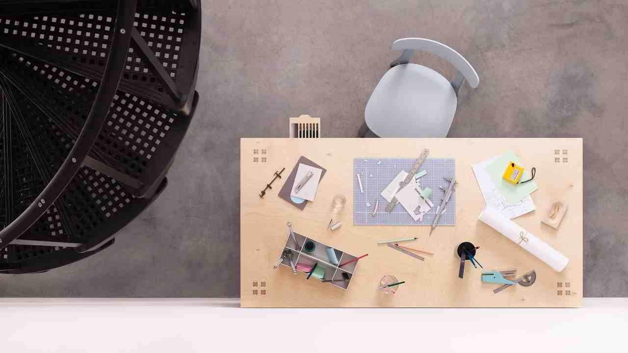 Top down view of Layout Table with Vitra APC